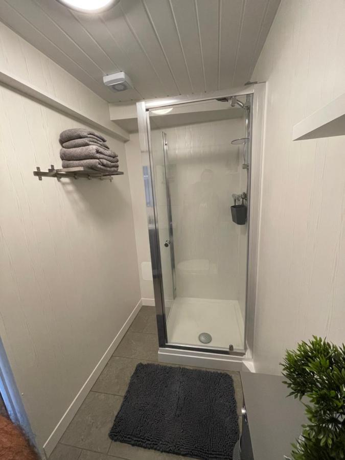 Westend Holiday Let 1 Brecon Bagian luar foto